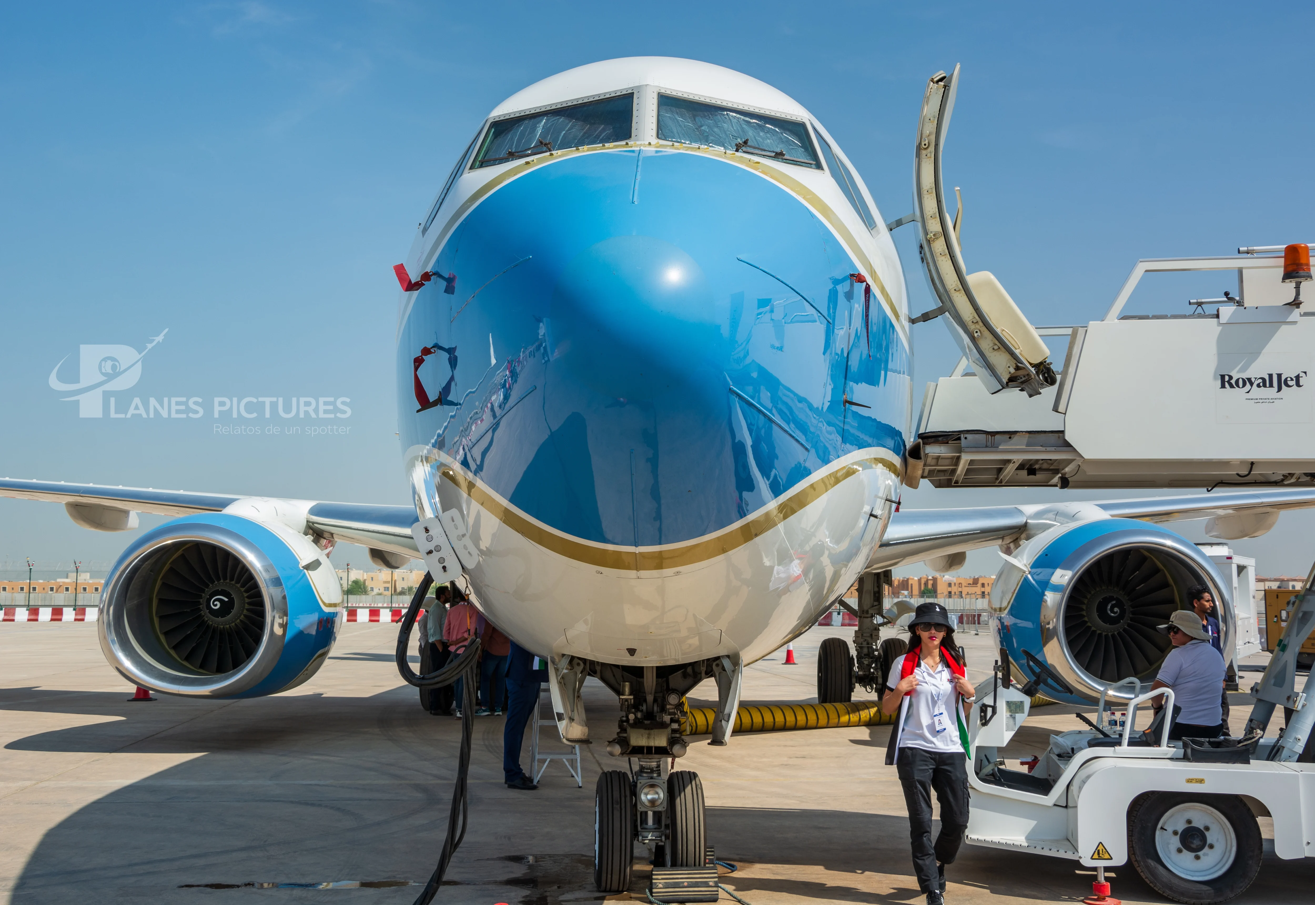 Boeing 737-8 executive en Abu Dhabi air expo 2022
